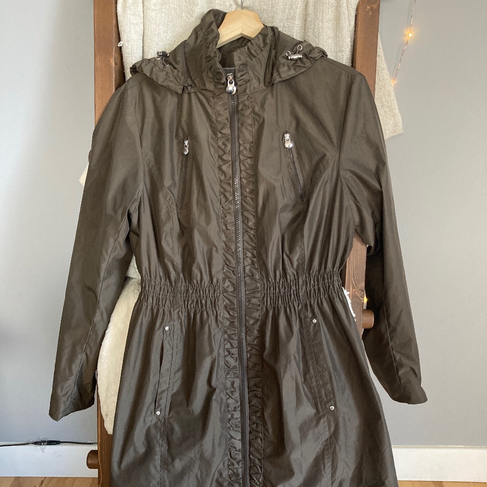 Johnston & Murphy army green rain coat